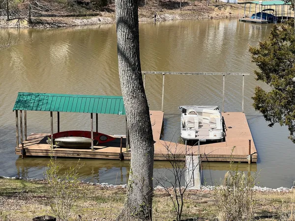 $515,000 | 410 Wagon Creek Loop, Creal Springs, IL 62922