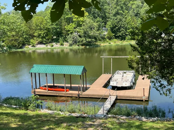 $515,000 | 410 Wagon Creek Loop, Creal Springs, IL 62922