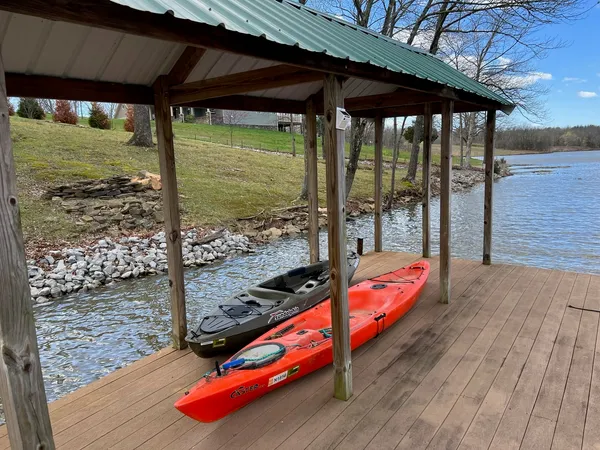$515,000 | 410 Wagon Creek Loop, Creal Springs, IL 62922