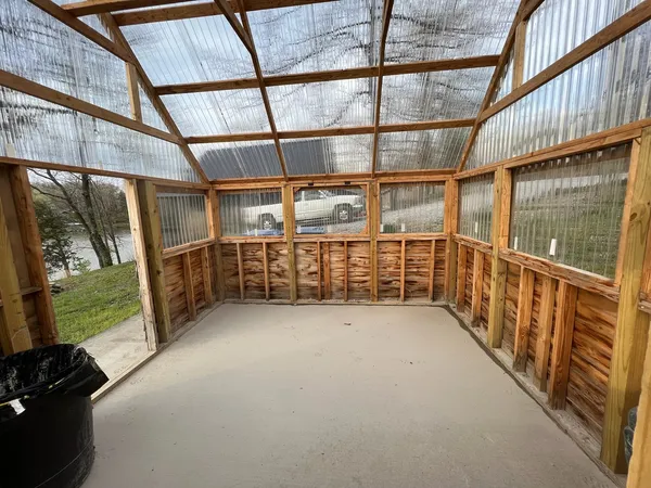 $515,000 | 410 Wagon Creek Loop, Creal Springs, IL 62922