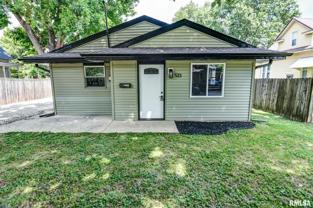 $184,900 | 513 East Oak Street, Taylorville, IL 62568