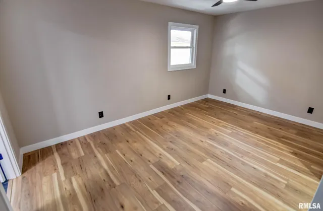 $184,900 | 513 East Oak Street, Taylorville, IL 62568