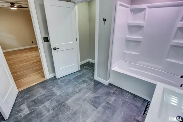 $184,900 | 513 East Oak Street, Taylorville, IL 62568