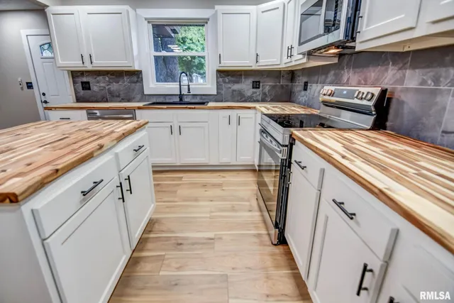 $184,900 | 513 East Oak Street, Taylorville, IL 62568