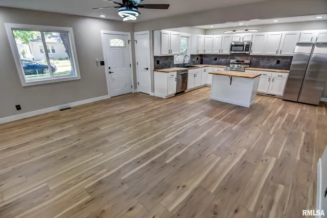 $184,900 | 513 East Oak Street, Taylorville, IL 62568