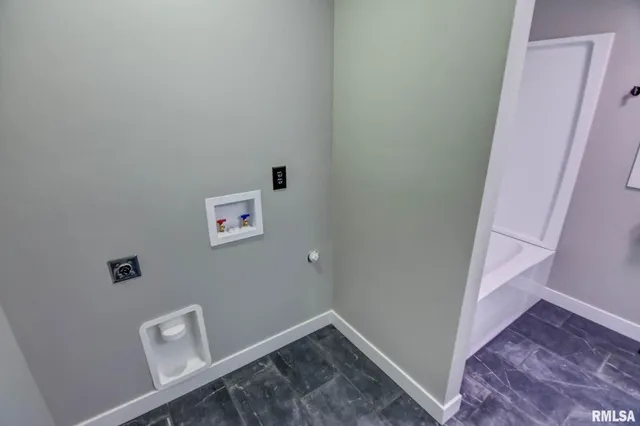 $184,900 | 513 East Oak Street, Taylorville, IL 62568