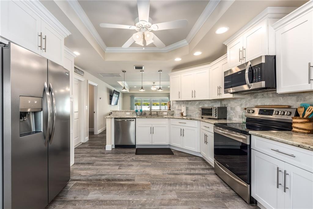 4833 Southeast Pilot Way Stuart, FL 34997 - Photo 8 of 37 Gallery Image 8