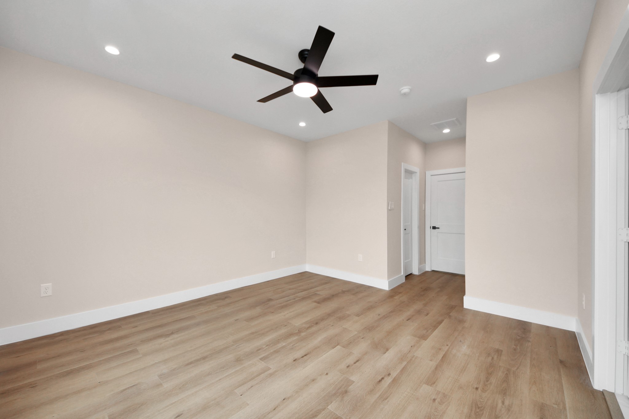 7542 Charlie Street Houston, TX 77088 - Photo 11 of 19
