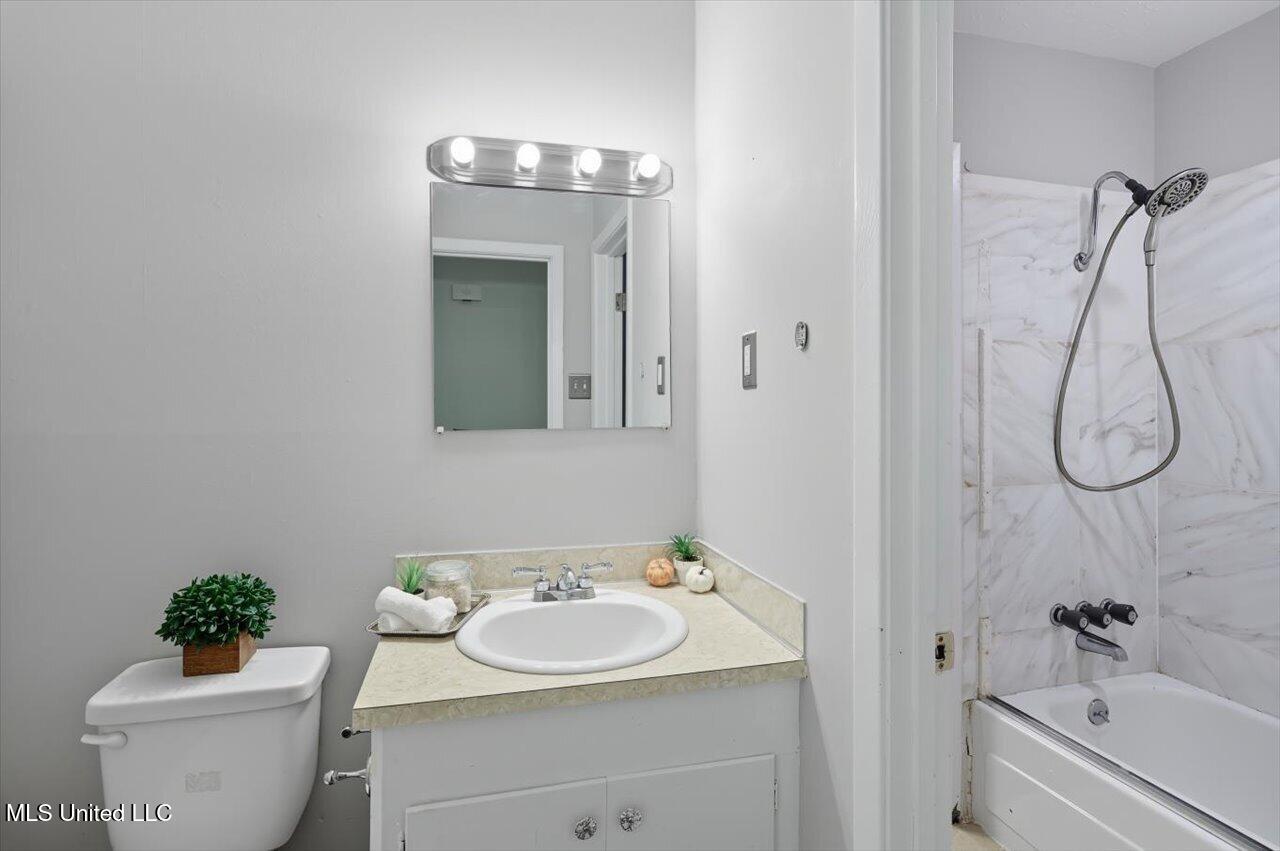 434 Sarah Street Pearl, MS 39208 - Photo 14 of 17 20-434 Sarah St _ Home Tours MS