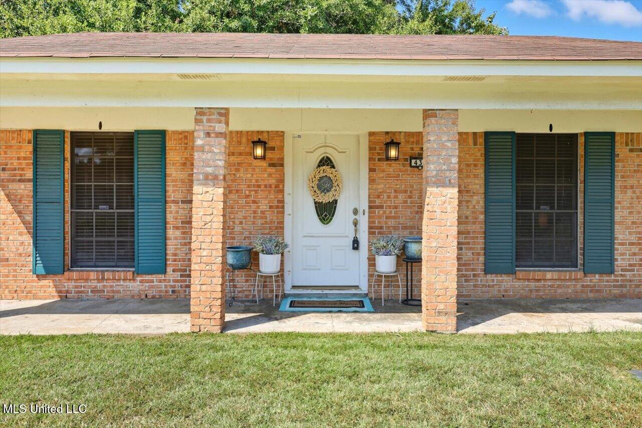 434 Sarah Street Pearl, MS 39208 - Photo 2 of 17 04-434 Sarah St _ Home Tours MS