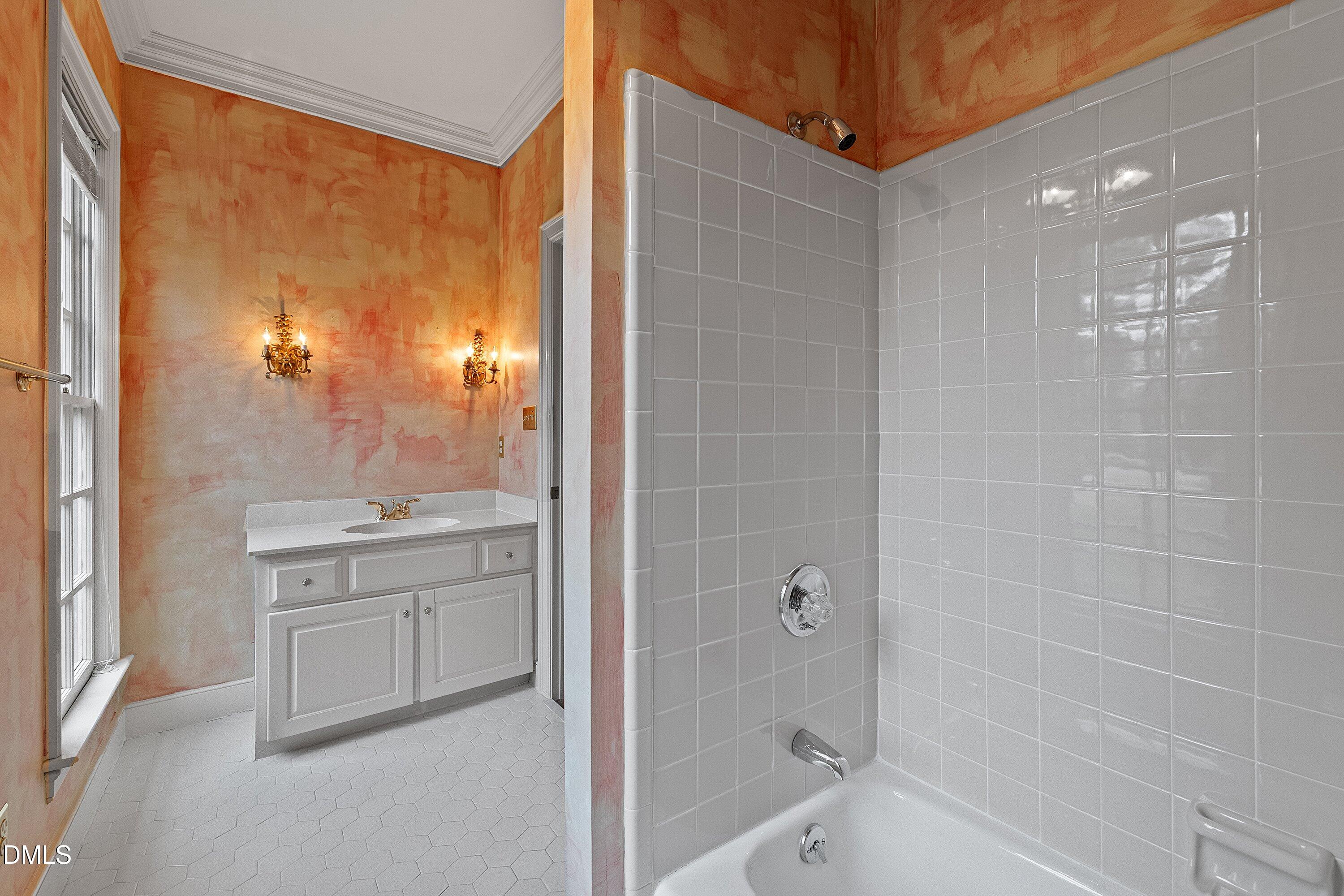 1708 Sawgrass Court Raleigh, NC 27615 - Photo 19 of 60 Main Floor Bath