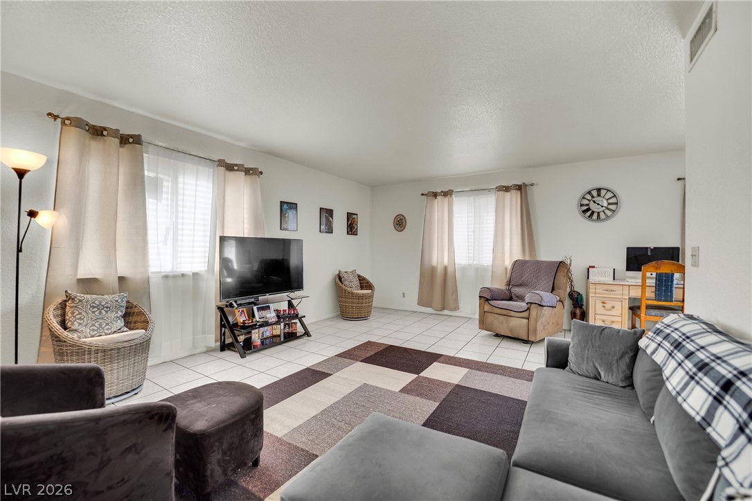 8057 Cimarron Ridge Drive Las Vegas, NV 89128 - Photo 8 of 28