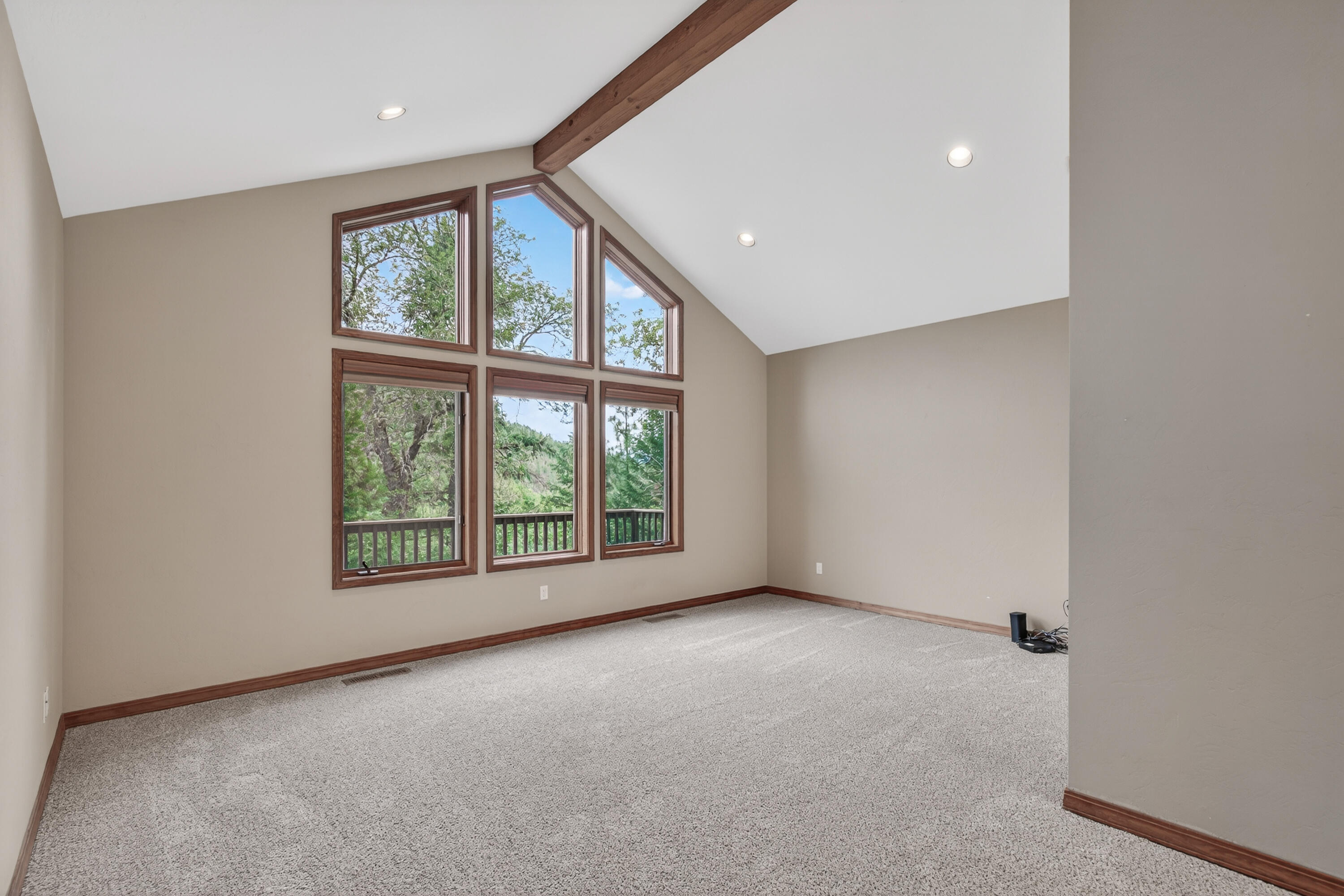 2365 Eastside Road Jacksonville, OR 97530 - Photo 18 of 69 21-19