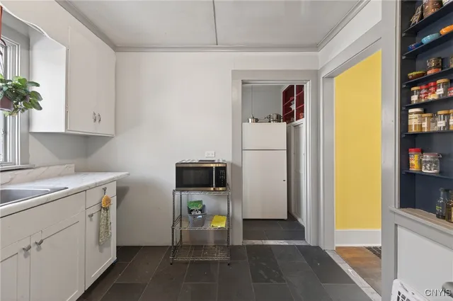 $149,900 | 430 North Monticello Drive, Syracuse, NY 13205