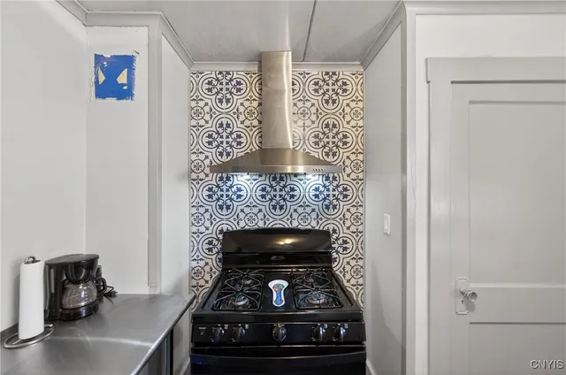 $149,900 | 430 North Monticello Drive, Syracuse, NY 13205