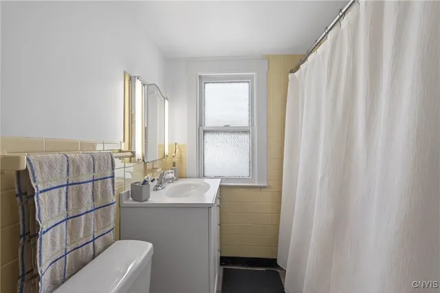 $149,900 | 430 North Monticello Drive, Syracuse, NY 13205