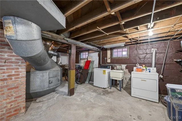 $149,900 | 430 North Monticello Drive, Syracuse, NY 13205