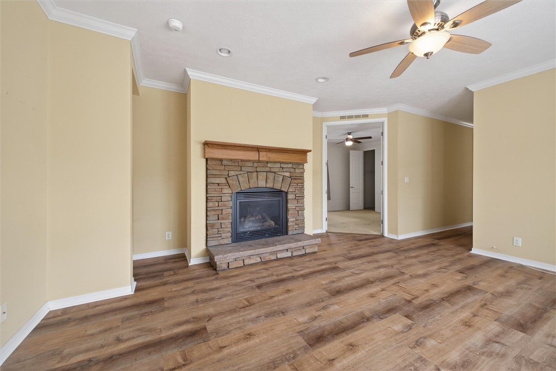 6289 Lambert Street Victor, NY 14564 - Photo 4 of 35 Living Room
