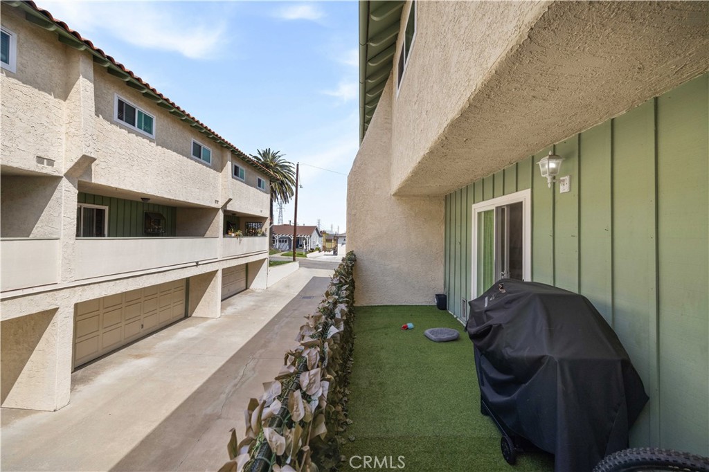 2518 Curtis Avenue, Unit 3 Redondo Beach, CA 90278 - Photo 29 of 35 a view of balcony with furniture