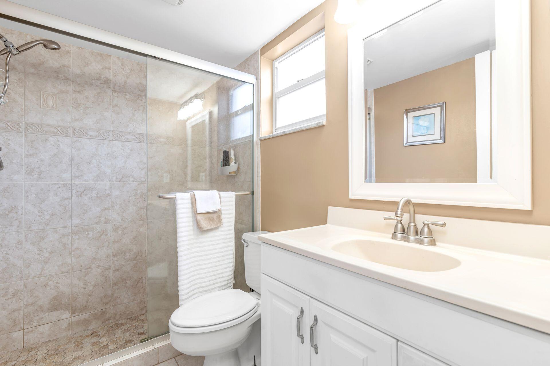 502 Oak Terrace Jupiter, FL 33458 - Photo 15 of 37 Master bath