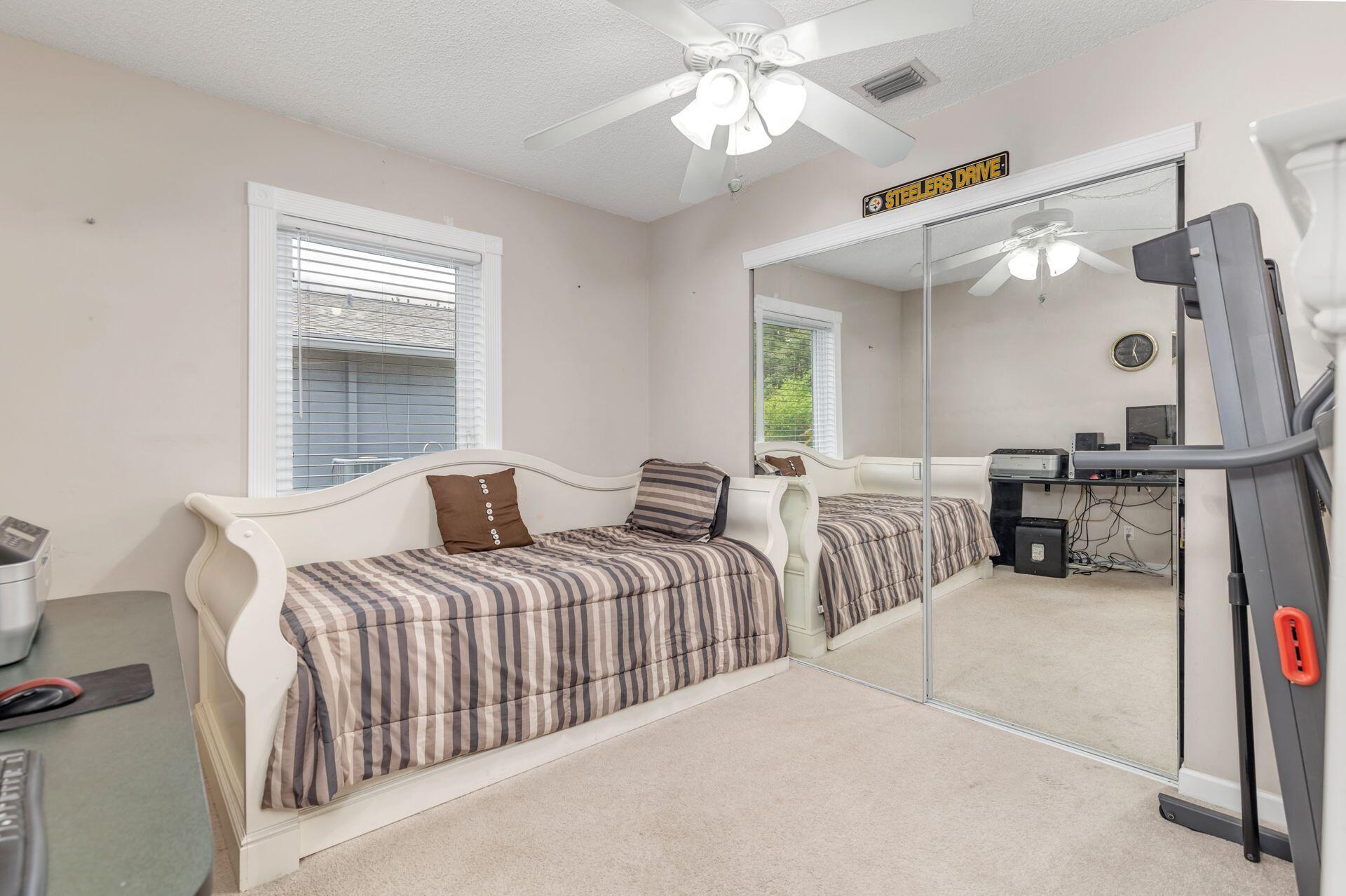 502 Oak Terrace Jupiter, FL 33458 - Photo 18 of 37 third bedroom