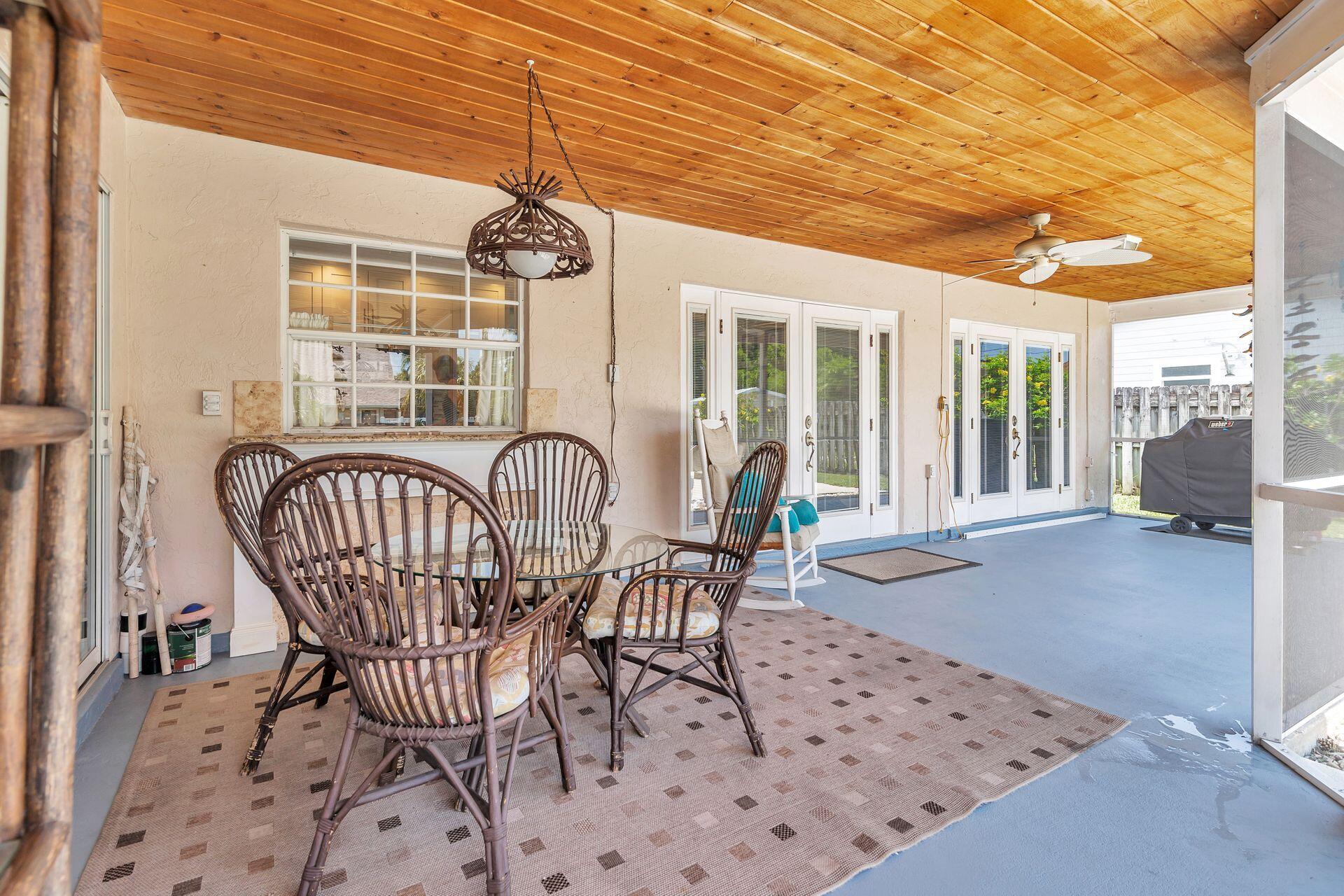 502 Oak Terrace Jupiter, FL 33458 - Photo 20 of 37 25