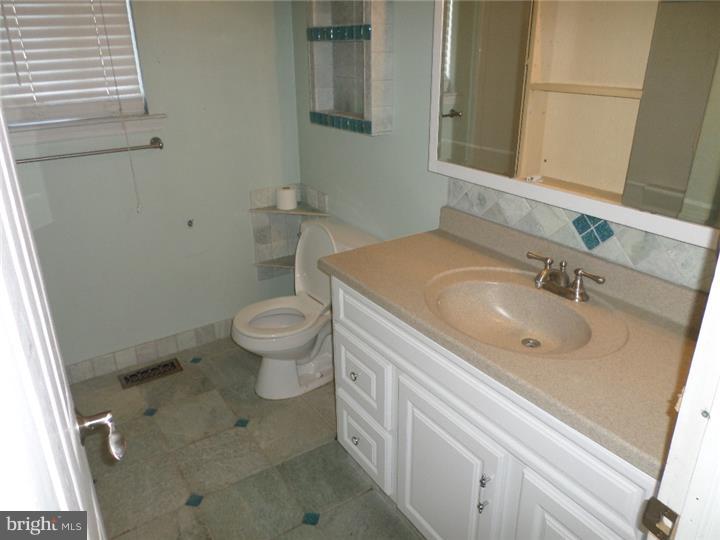 48 Wayside Road Berlin, NJ 08009 - Photo 9 of 19 Gallery Image 9