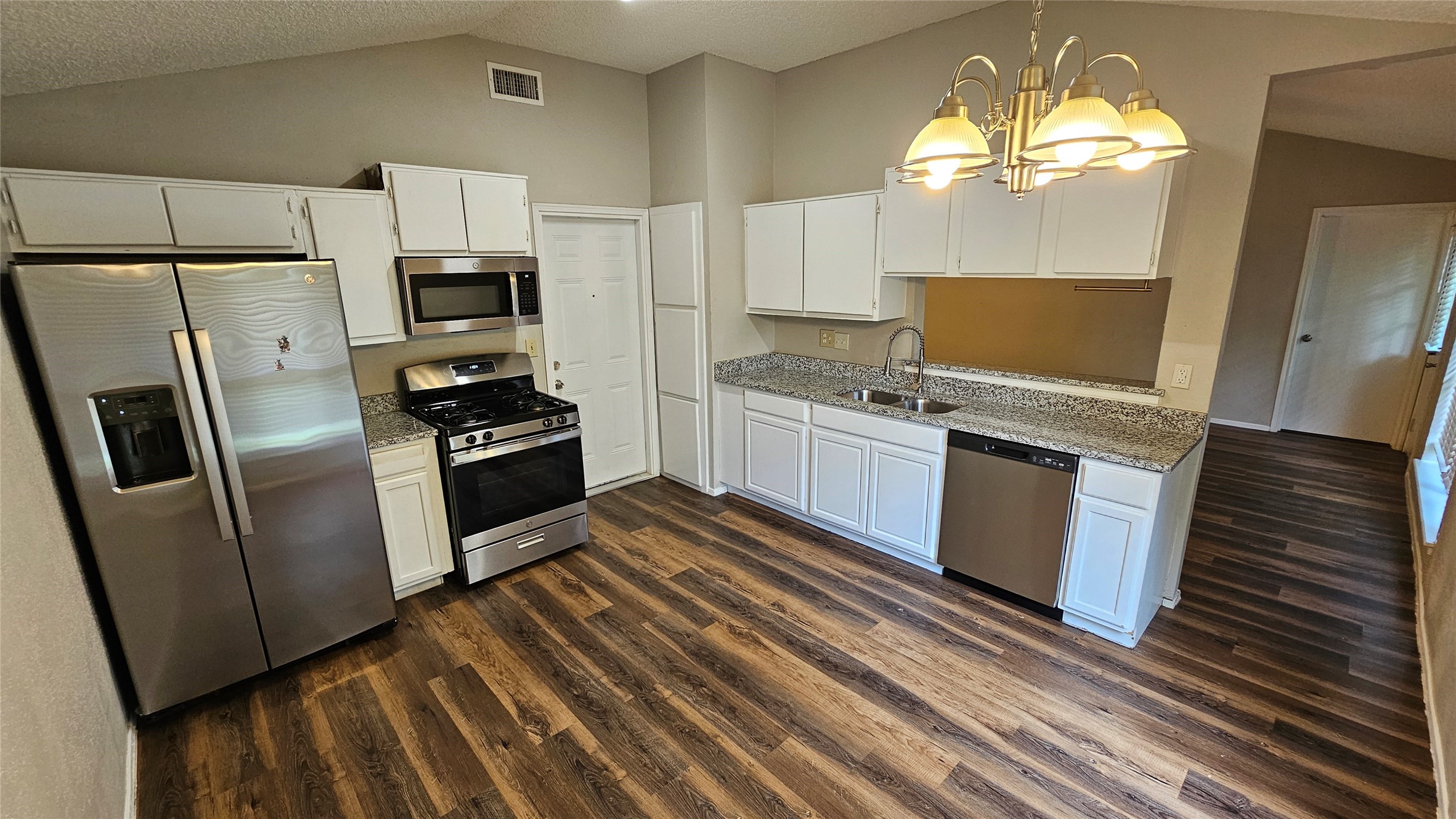 5210 Russelville Road Houston, TX 77048 - Photo 7 of 21 Gallery Image 7