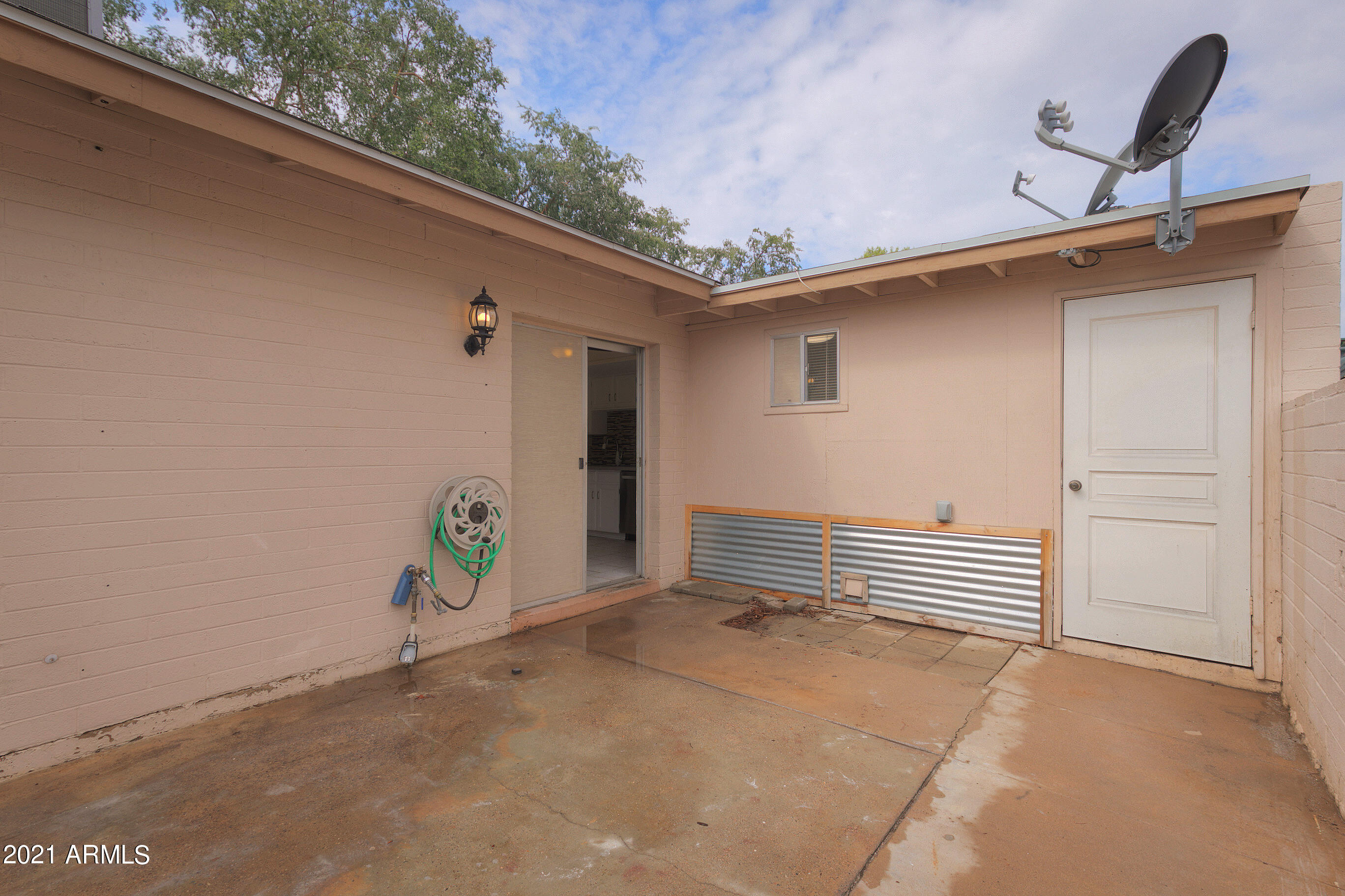 926 North Date Mesa, AZ 85201 - Photo 22 of 24 a view of outdoor space and front view of a house