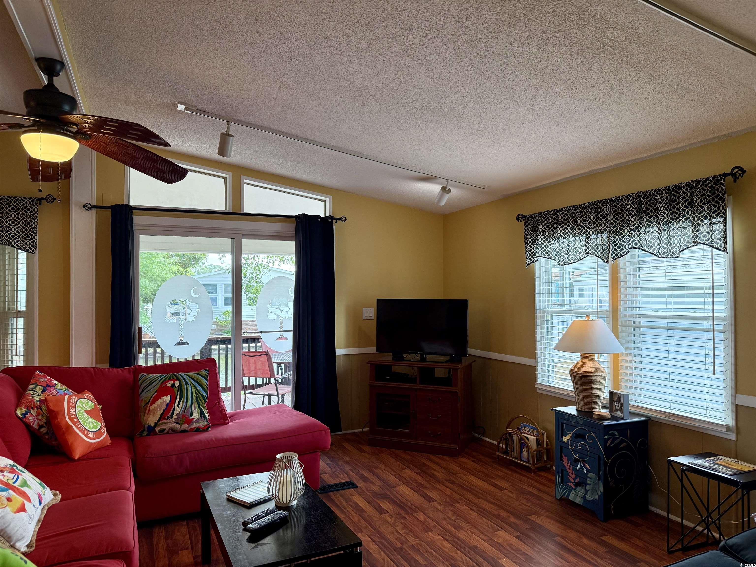 371 Meadowlark Surfside Beach, SC 29575 - Photo 9 of 35