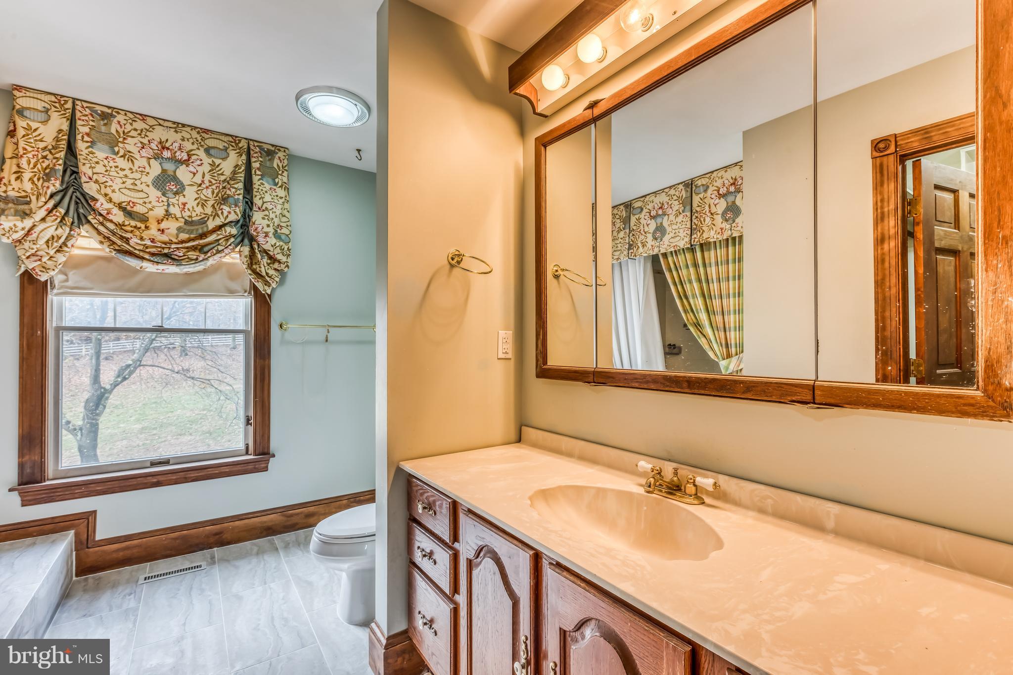 2720 Duvall Road Woodbine, MD 21797 - Photo 22 of 26 Upper level master bath - Brand new floors!