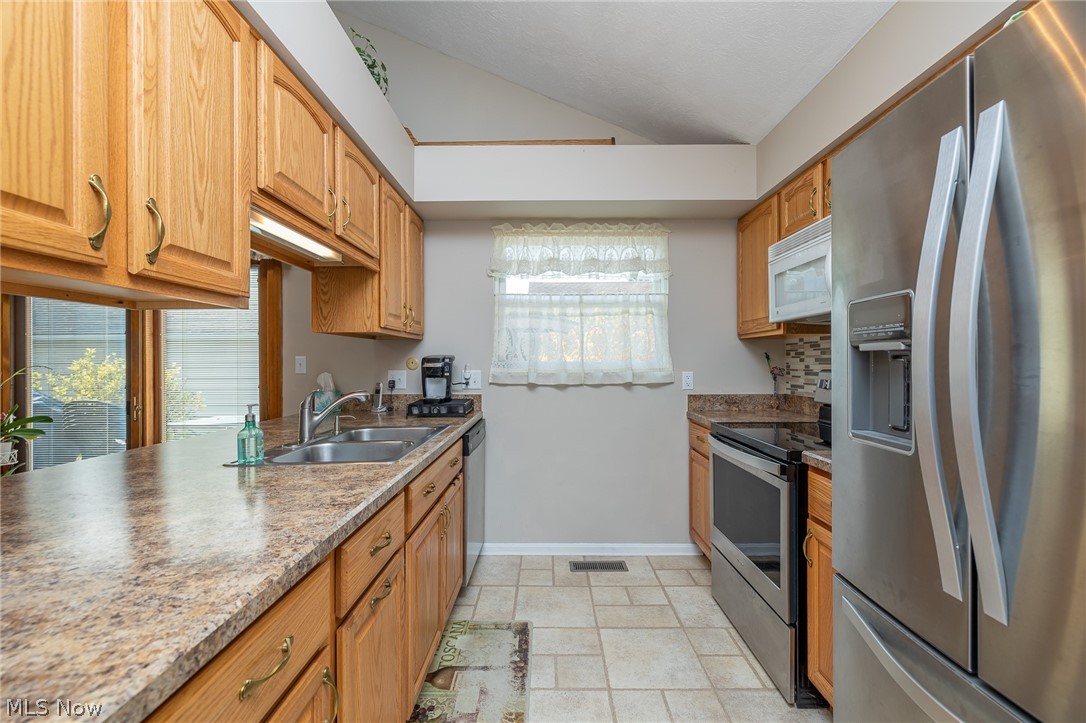 17627 Drake Road Strongsville, OH 44136 - Photo 9 of 27 Gallery Image 9