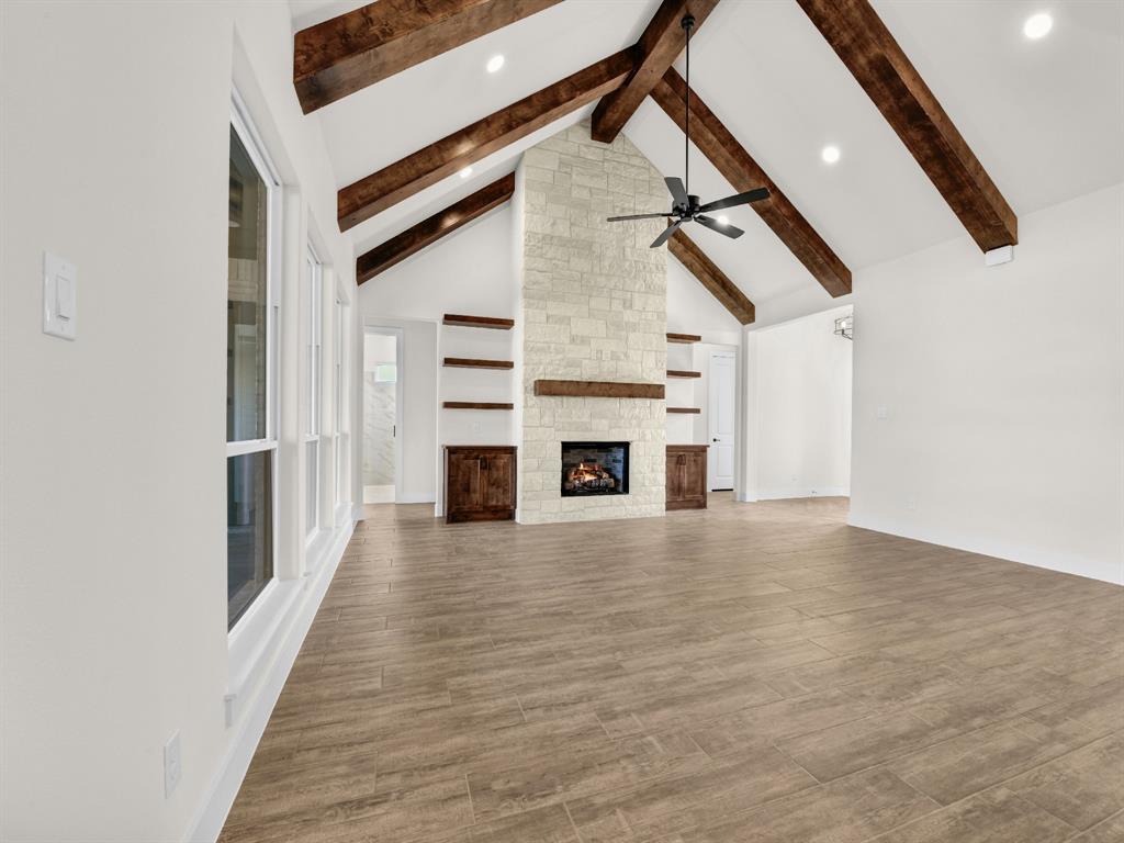 212 Desperado Way Weatherford, TX 76088 - Photo 13 of 36