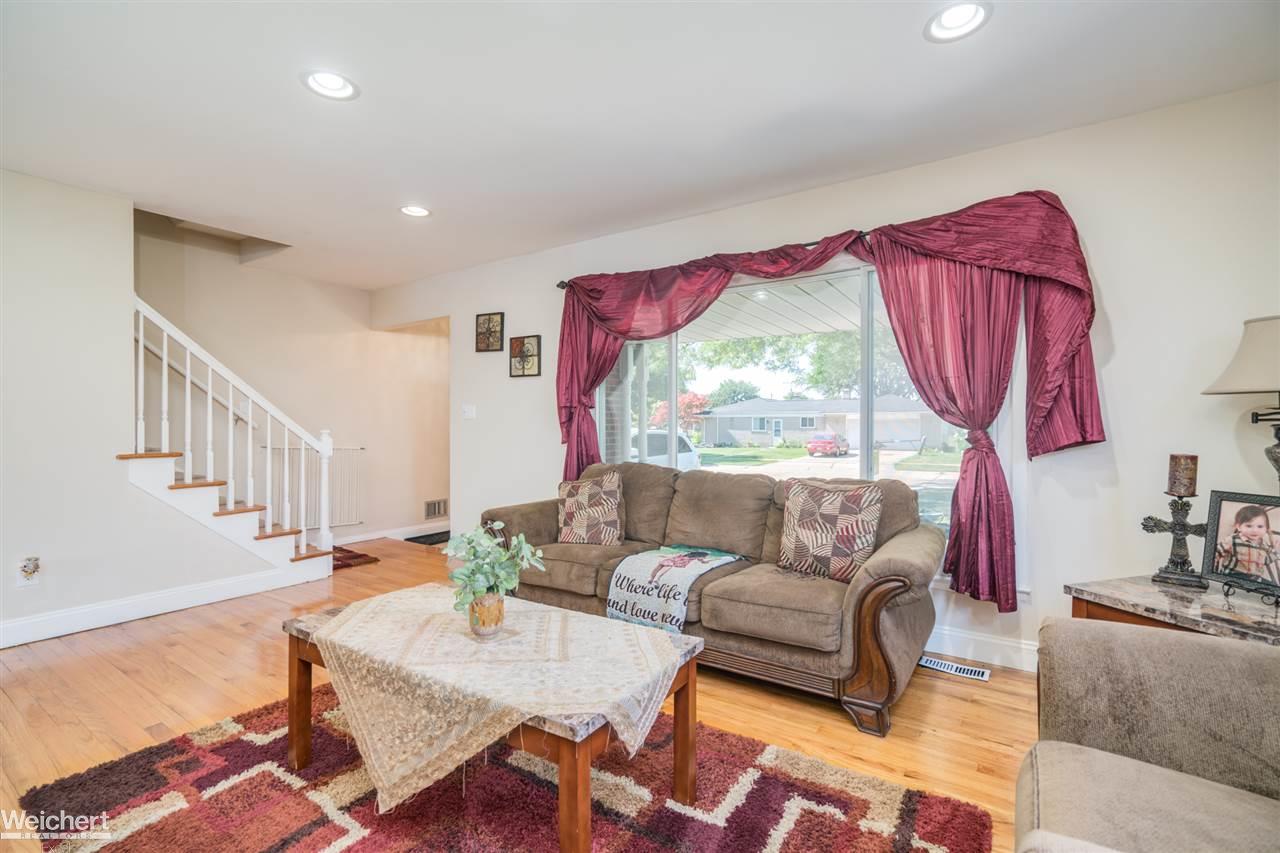 14231 Cranbrook Road Sterling Heights, MI 48312 - Photo 9 of 35 31358080-8.JPG