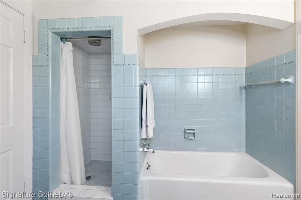 27634 Rackham Drive Lathrup Village, MI 48076 - Photo 16 of 41