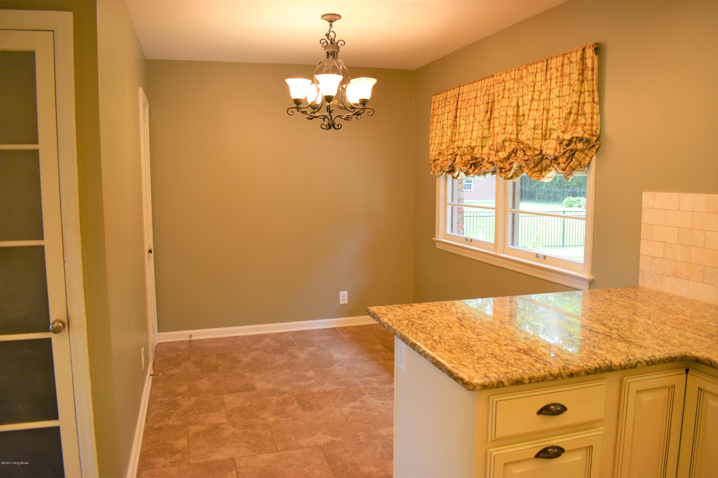 6309 Regal Road Louisville, KY 40222 - Photo 14 of 31 DSC_1083