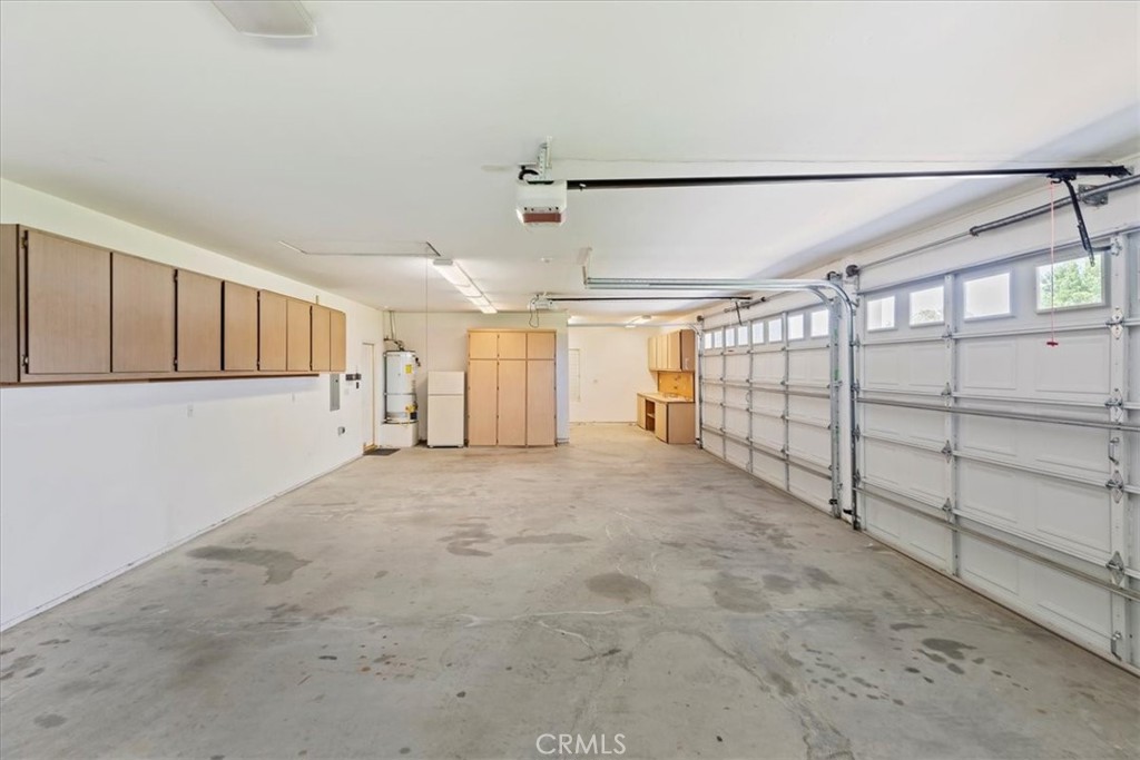 1507 Weston Way Riverside, CA 92506 - Photo 43 of 55 a view of a garage