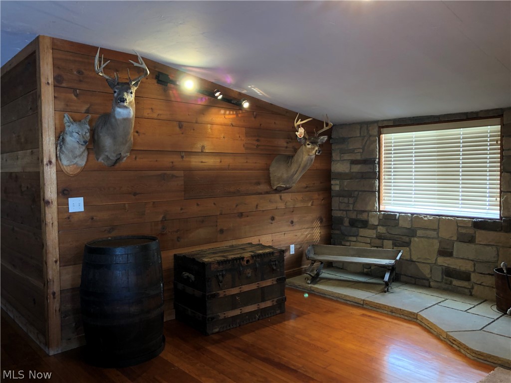 17183 Mayfield Road Windsor, OH 44099 - Photo 10 of 27