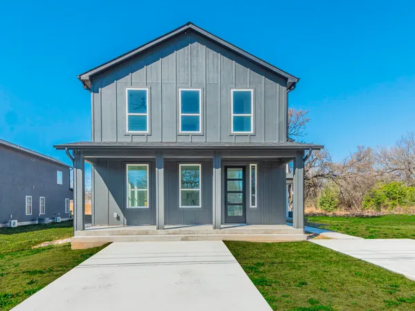 $364,000 | 1010 East Marble Street, Burnet, TX 78611