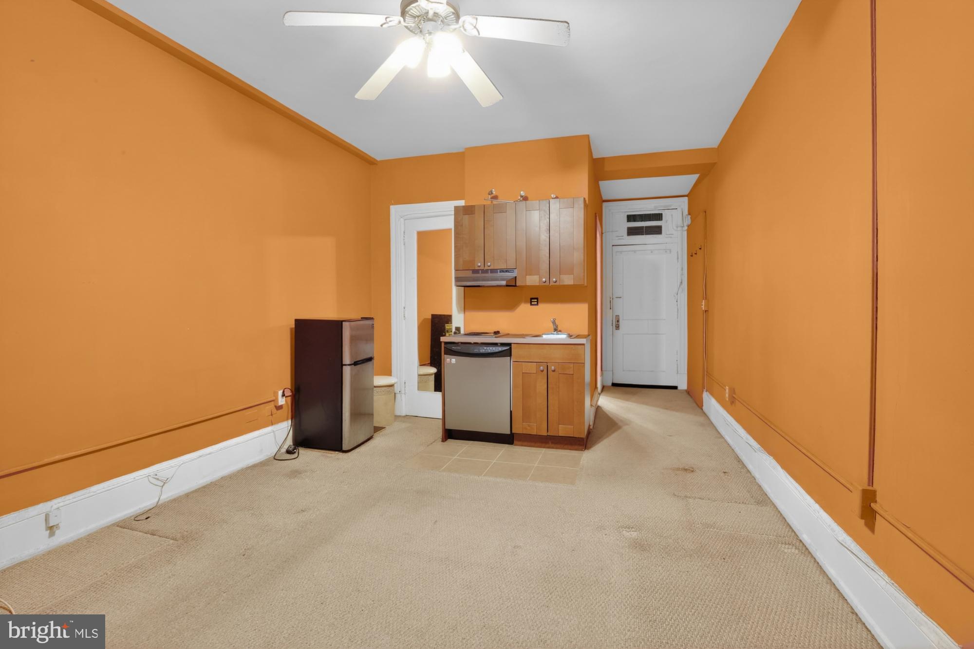 1324 Locust Street, Unit 421 Philadelphia, PA 19107 - Photo 2 of 22