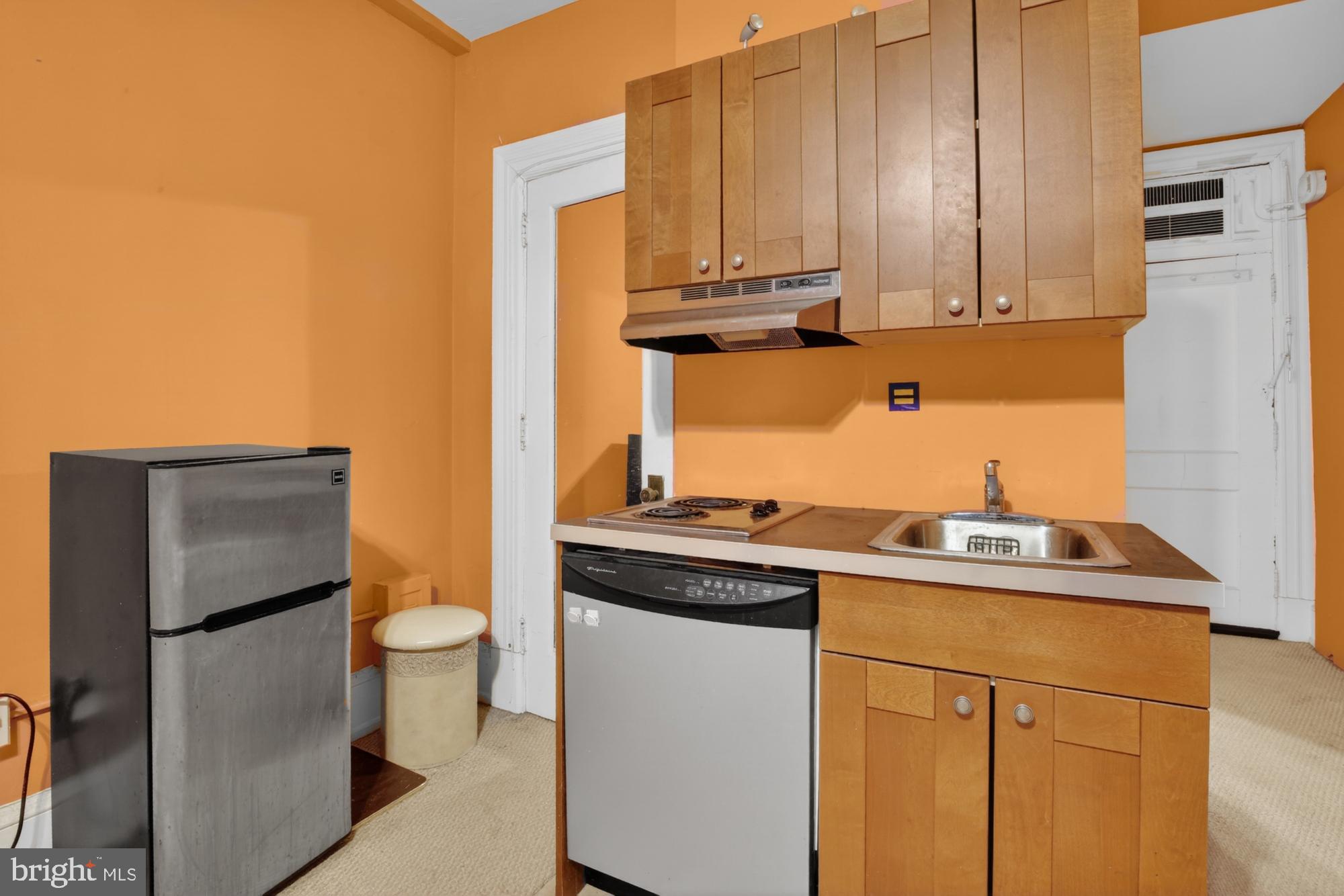 1324 Locust Street, Unit 421 Philadelphia, PA 19107 - Photo 4 of 22