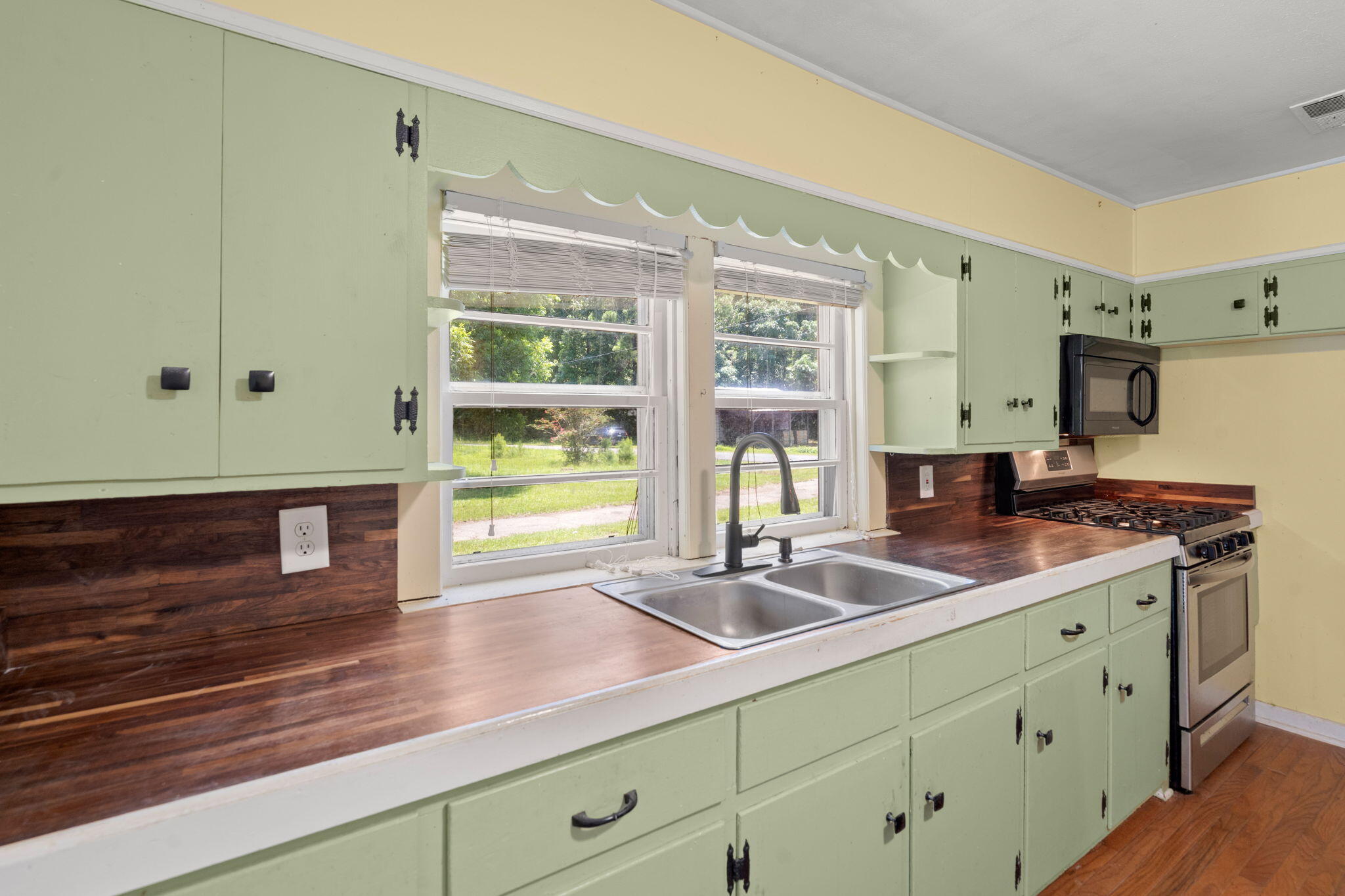 352 Deep Woods Road St. George, SC 29477 - Photo 11 of 32 11