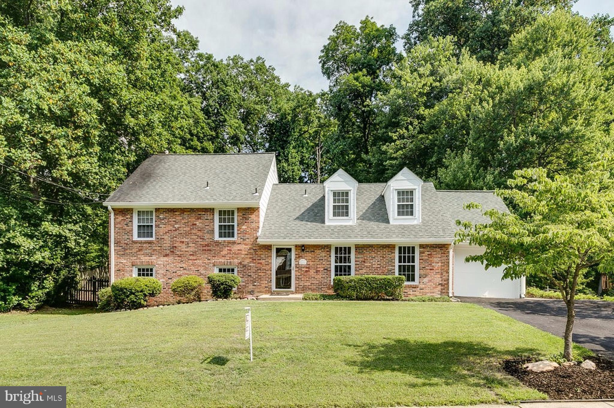 9526 Stevebrook Road Fairfax, VA 22032 - Photo 1 of 28 Exterior (Front)