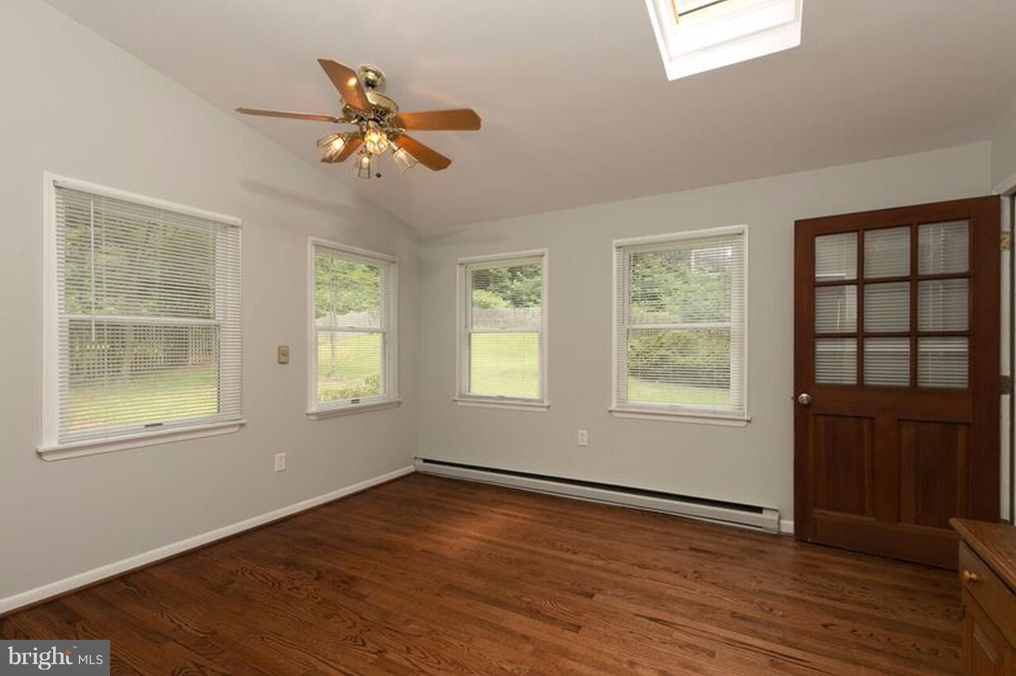 9526 Stevebrook Road Fairfax, VA 22032 - Photo 11 of 28 Interior (General)