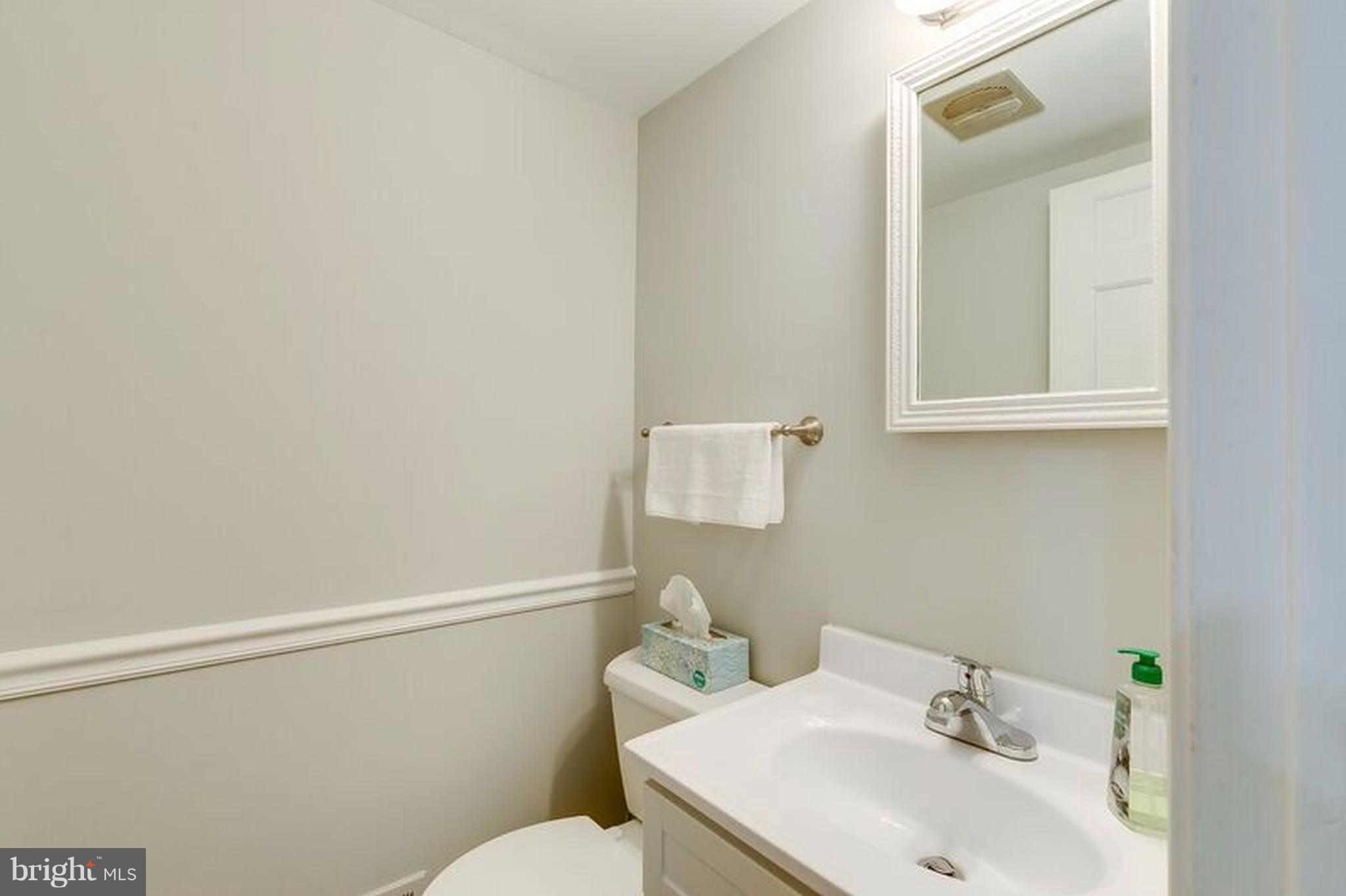 9526 Stevebrook Road Fairfax, VA 22032 - Photo 13 of 28 Interior (General)