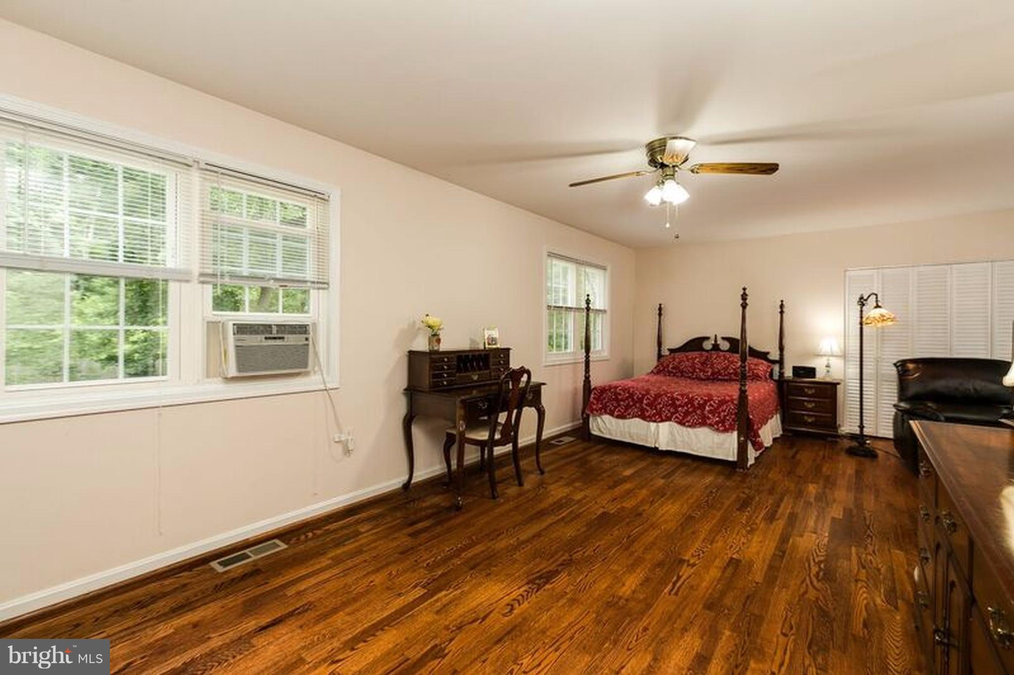9526 Stevebrook Road Fairfax, VA 22032 - Photo 14 of 28 Bedroom (Master)