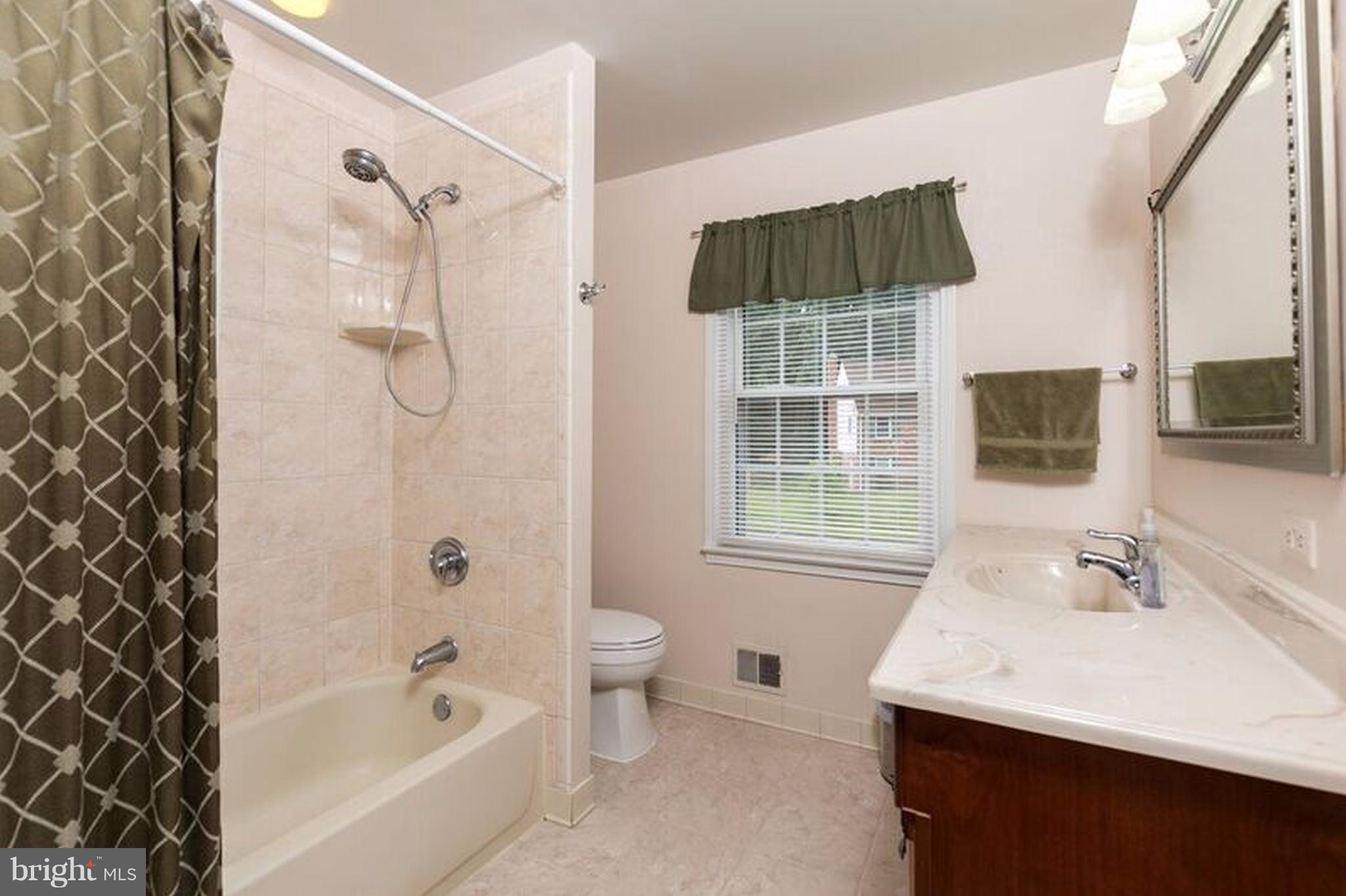 9526 Stevebrook Road Fairfax, VA 22032 - Photo 21 of 28 Bath