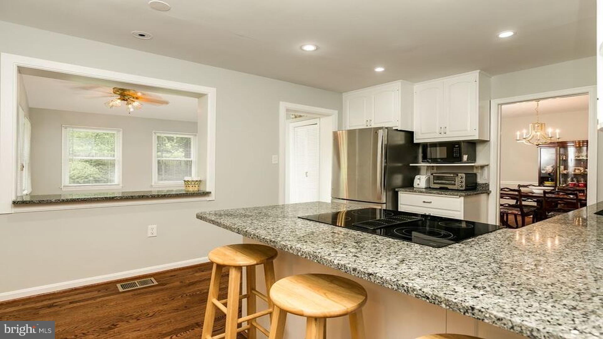 9526 Stevebrook Road Fairfax, VA 22032 - Photo 9 of 28 Kitchen