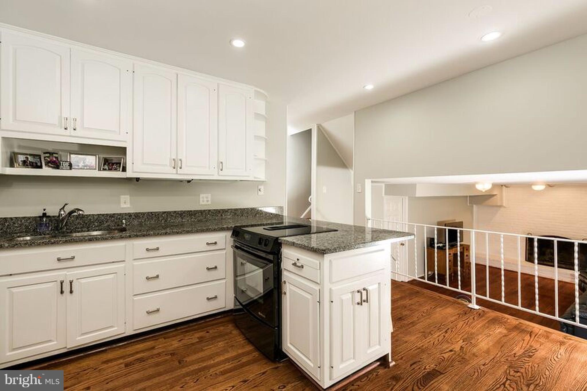 9526 Stevebrook Road Fairfax, VA 22032 - Photo 10 of 28 Kitchen