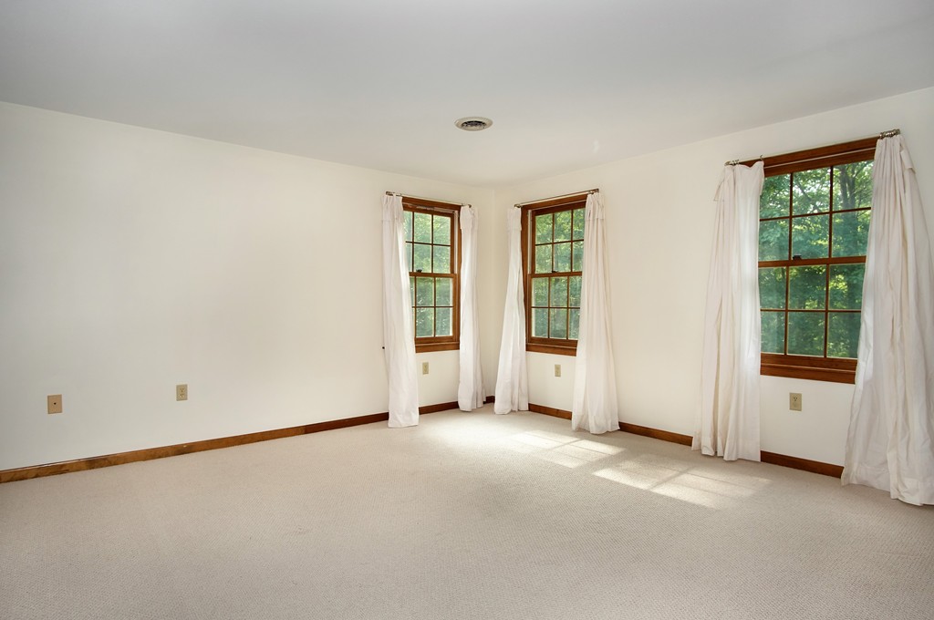 921 Broad Cove Road Hopkinton, NH 03229 - Photo 13 of 26